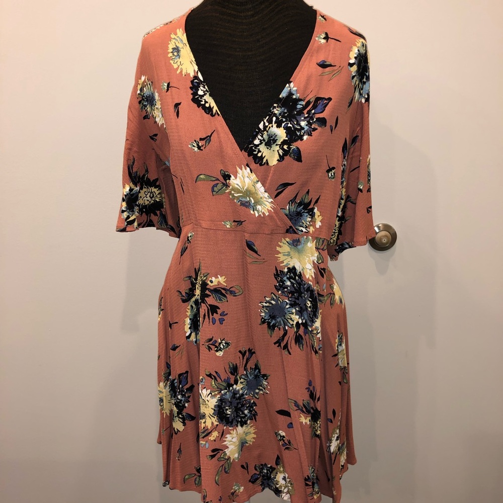 V nk floral dress with blonde 100% leather jacket